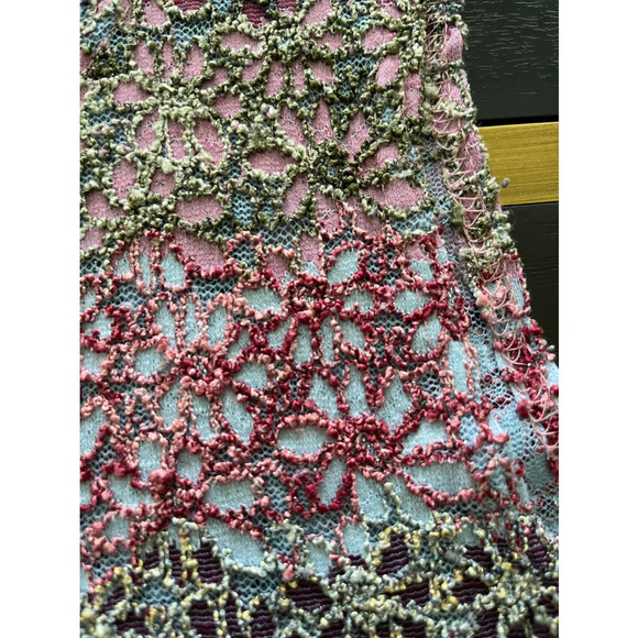 Vintage Ninety Women's Crocheted Tank Medium EUC - Picture 8 of 8